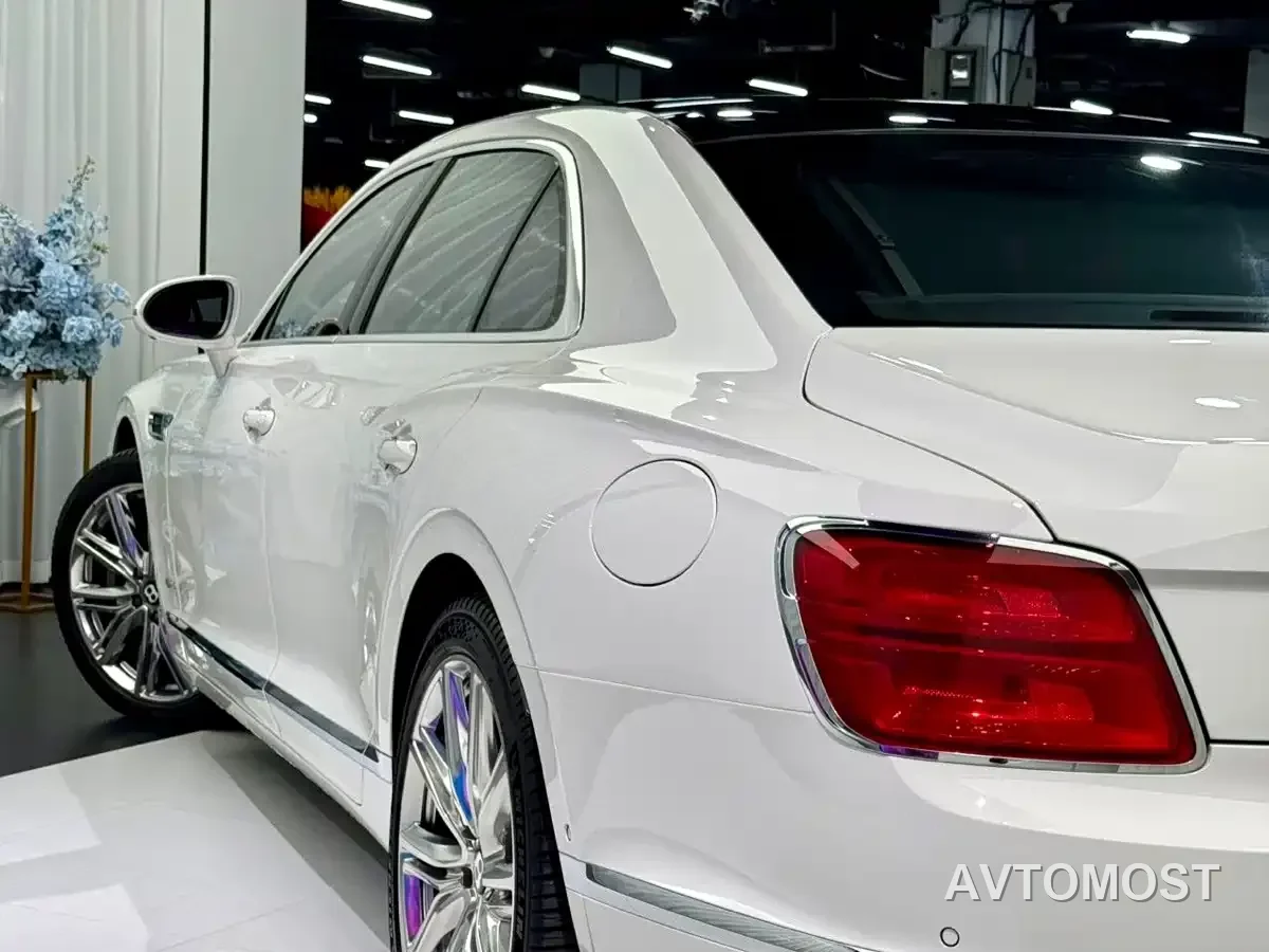Bentley Flying Spur Plug-in Hybrid 2022 2.9T V6 Hybrid — фото 10