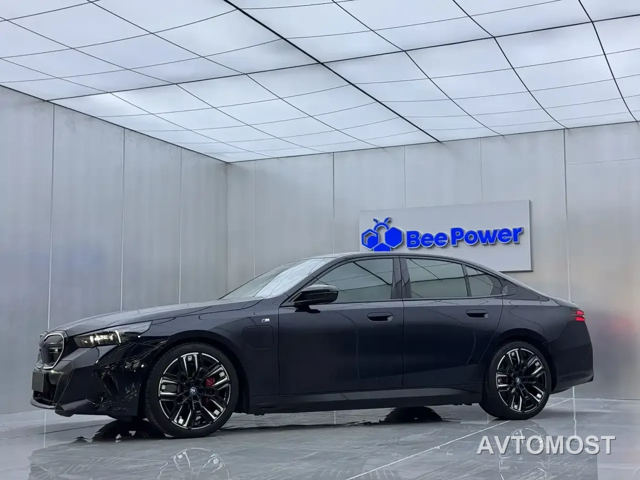 BMW i5 M60 2024 xDrive M60 — фото 2