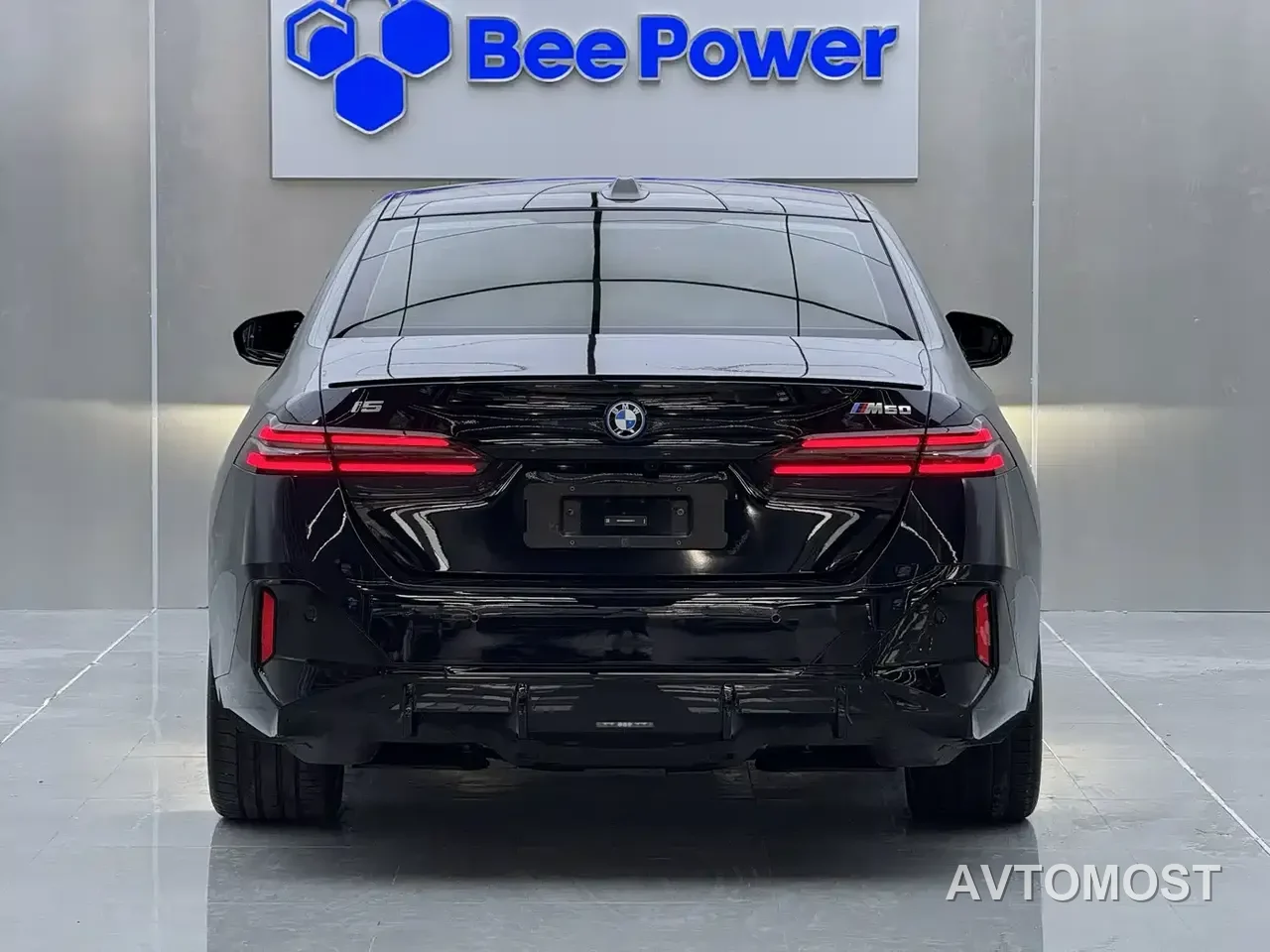 BMW i5 M60 2024 xDrive M60 — фото 4
