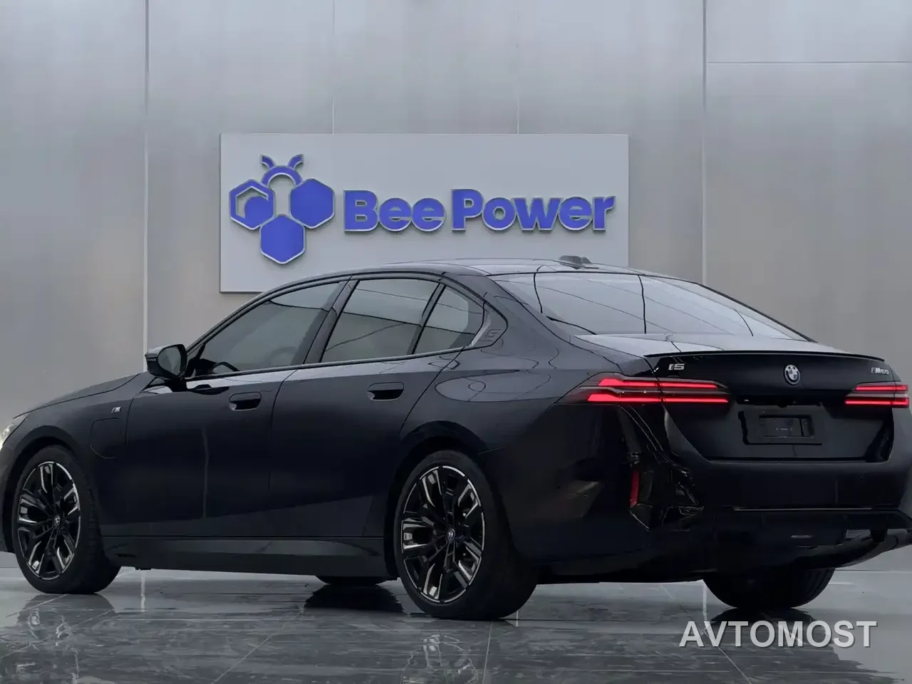BMW i5 M60 2024 xDrive M60 — фото 21