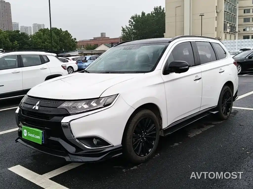 Mitsubishi Outlander 2021 2.4L 4WD Yaodong Edition 5-seater — фото 1