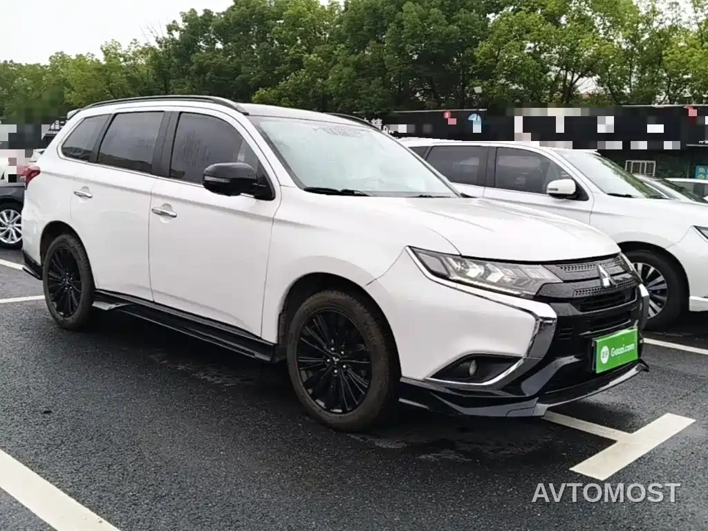 Mitsubishi Outlander 2021 2.4L 4WD Yaodong Edition 5-seater — фото 3