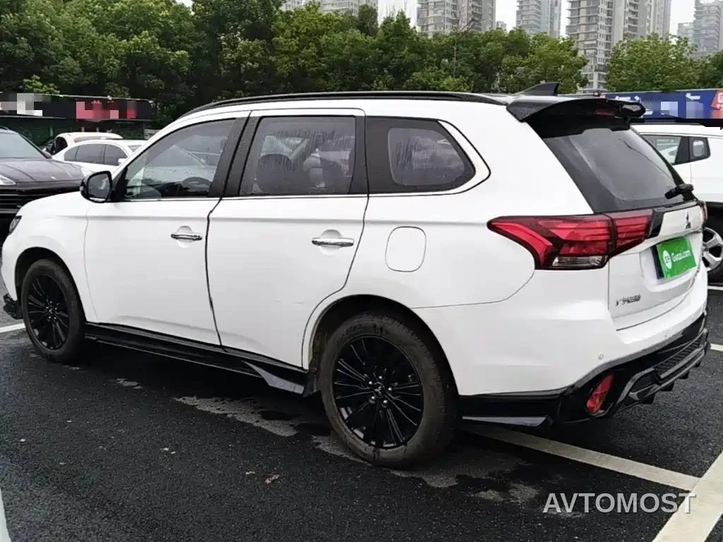 Mitsubishi Outlander 2021 2.4L 4WD Yaodong Edition 5-seater — фото 4