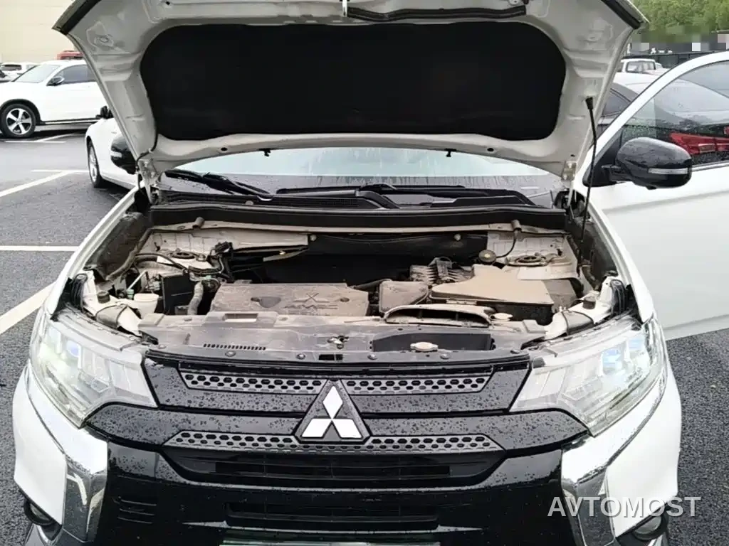 Mitsubishi Outlander 2021 2.4L 4WD Yaodong Edition 5-seater — фото 17