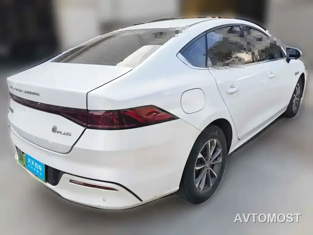 BYD Qin PLUS 2023 Champion Edition DM-i 55KM Leading — фото 2