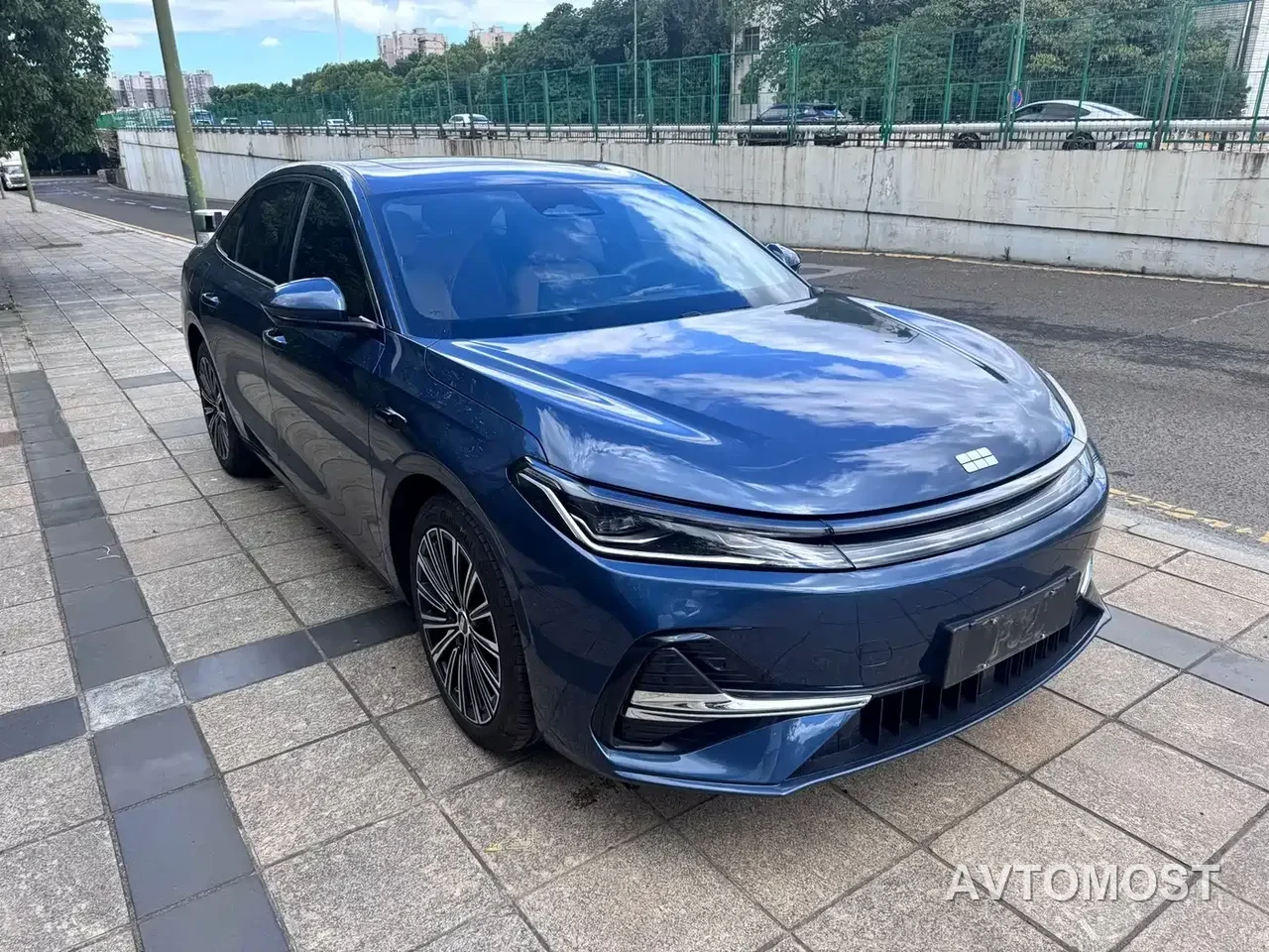 Geely Galaxy A7 2025 EM-i 70km Luxury Edition — фото 2