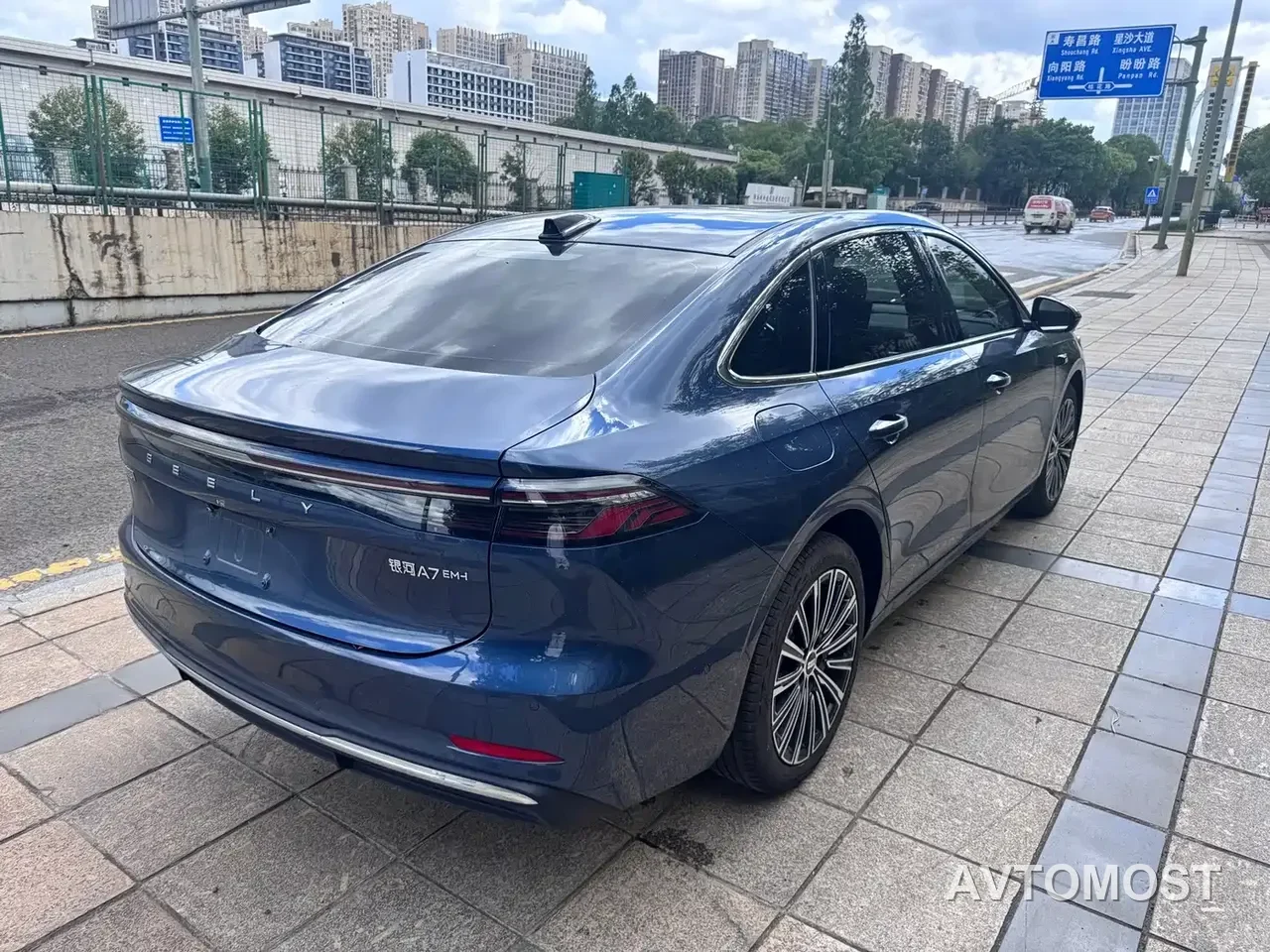 Geely Galaxy A7 2025 EM-i 70km Luxury Edition — фото 9