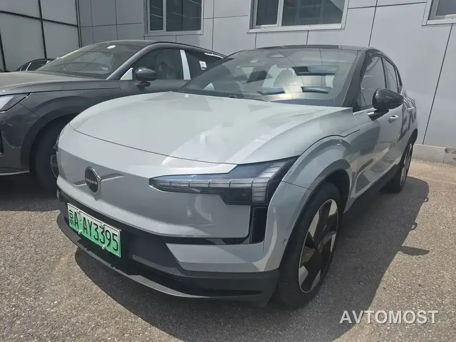 Volvo EX30 2025 RWD Long Range Ultra