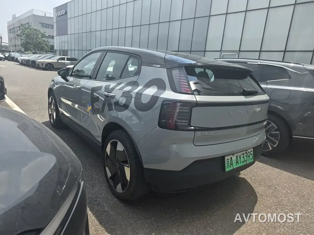 Volvo EX30 2025 RWD Long Range Ultra — фото 5