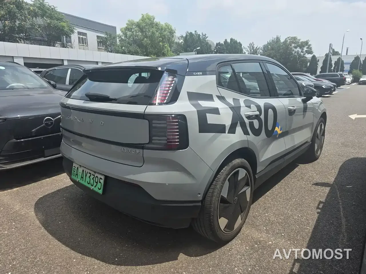 Volvo EX30 2025 RWD Long Range Ultra — фото 6