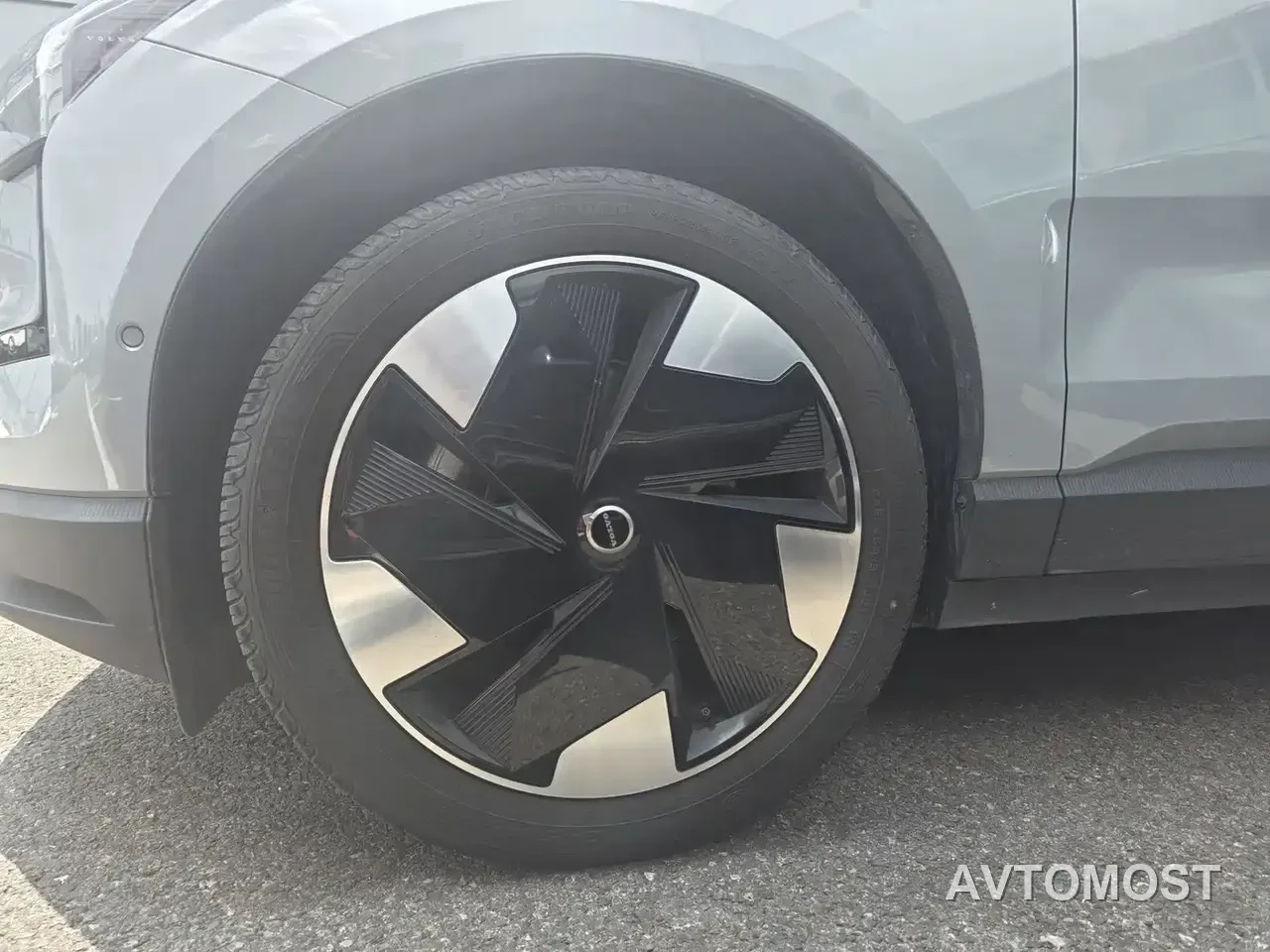 Volvo EX30 2025 RWD Long Range Ultra — фото 7