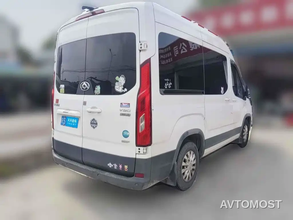 SAIC Maxus Xintu V90 2022 2.0T Manual Yunjie FWD Short Wheelbase High Roof Single Rear Tire 6-Seater — фото 2