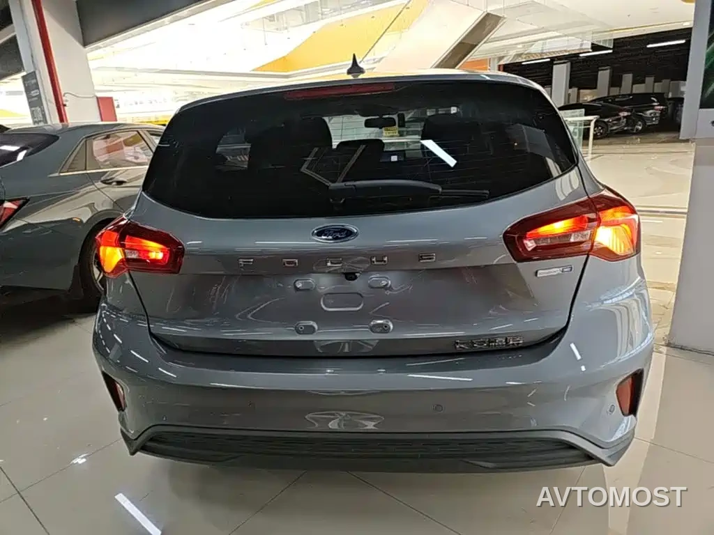 Ford Focus 2022 Hatchback EcoBoost 180 Auto Speed Edition — фото 6