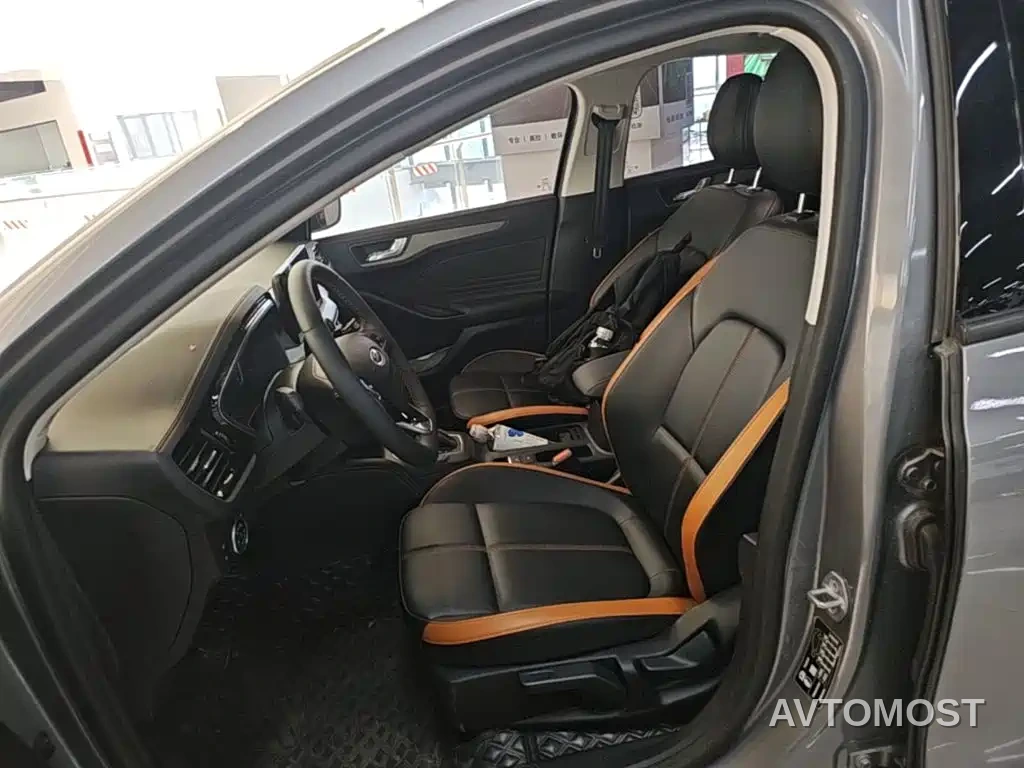 Ford Focus 2022 Hatchback EcoBoost 180 Auto Speed Edition — фото 15