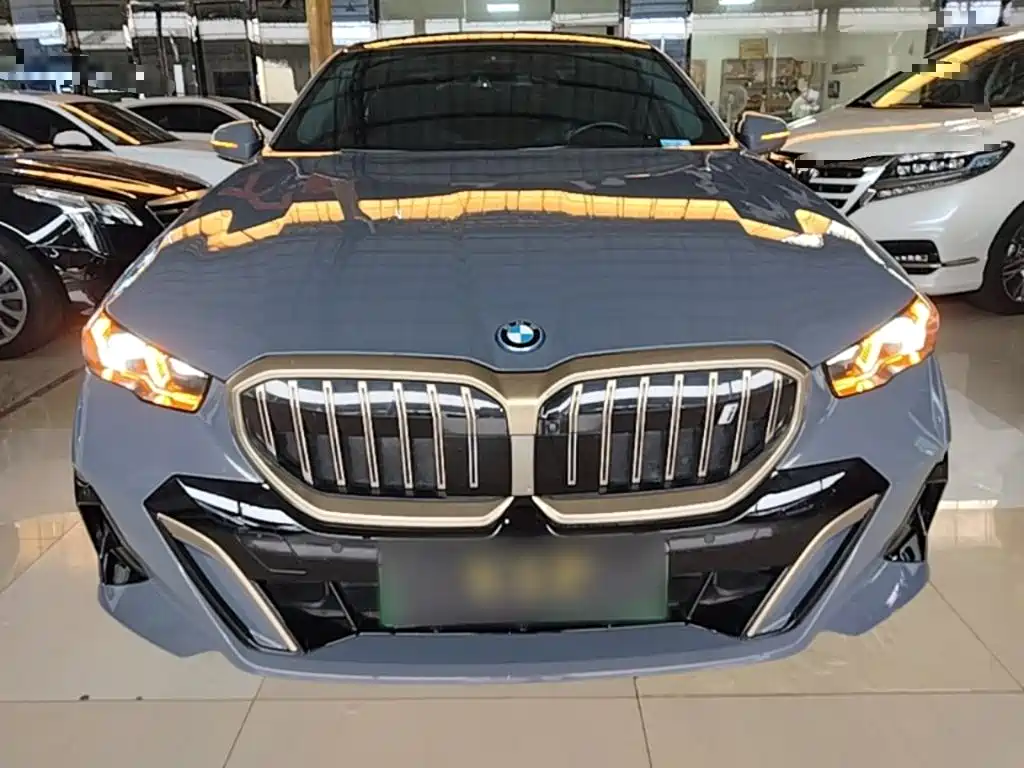 BMW i5 2024 eDrive 35L Premium Model M Sport Package — фото 3