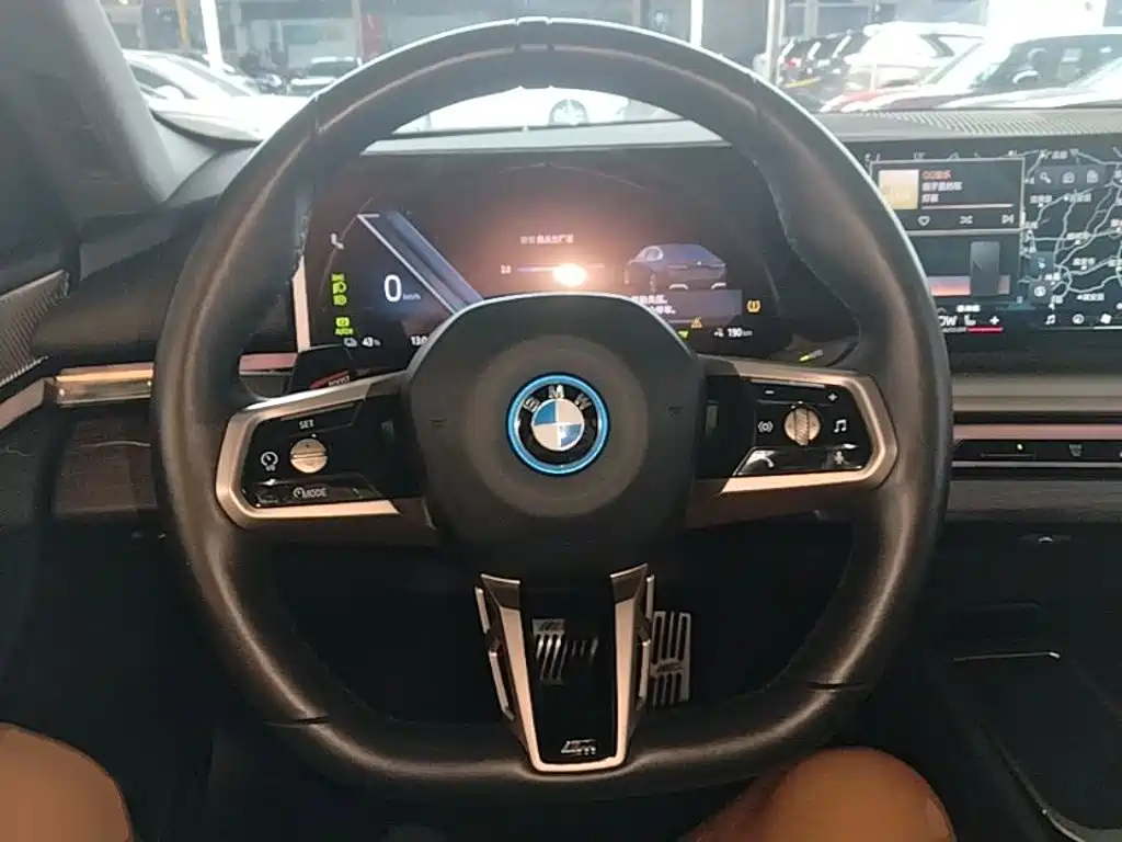 BMW i5 2024 eDrive 35L Premium Model M Sport Package — фото 11