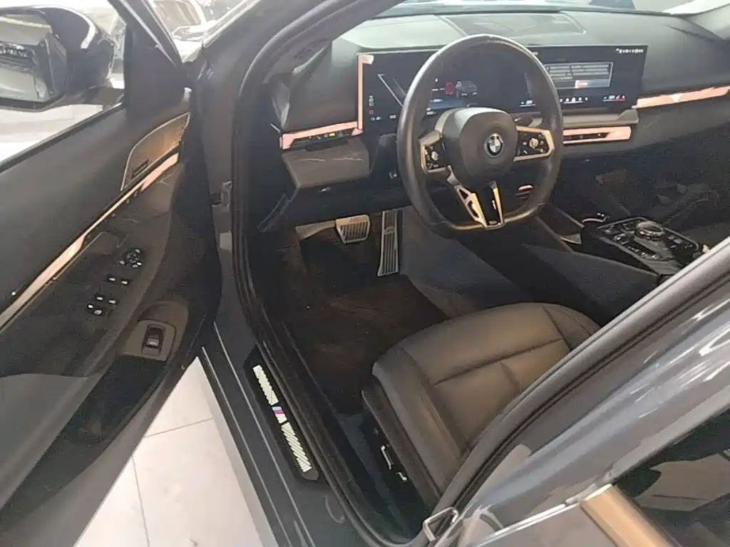 BMW i5 2024 eDrive 35L Premium Model M Sport Package — фото 16