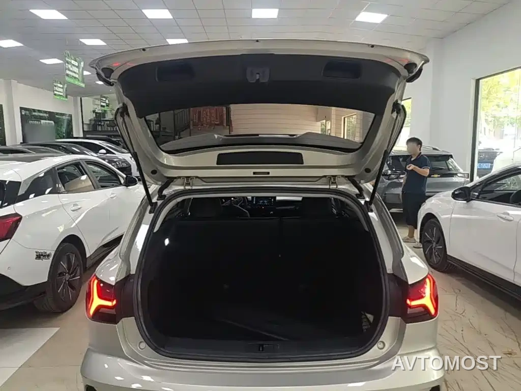 Roewe Ei5 2021 500 Heartfelt Edition — фото 11