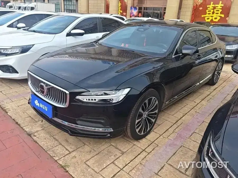 Volvo S90 2024 B5 Momentum Luxury Edition