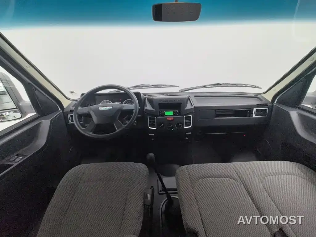 Iveco Daily 2021 Model 2.5T A35 M1 Passenger Vehicle 5-9 Seats Short Wheelbase Medium Roof Dual Tires Manual Door — фото 5