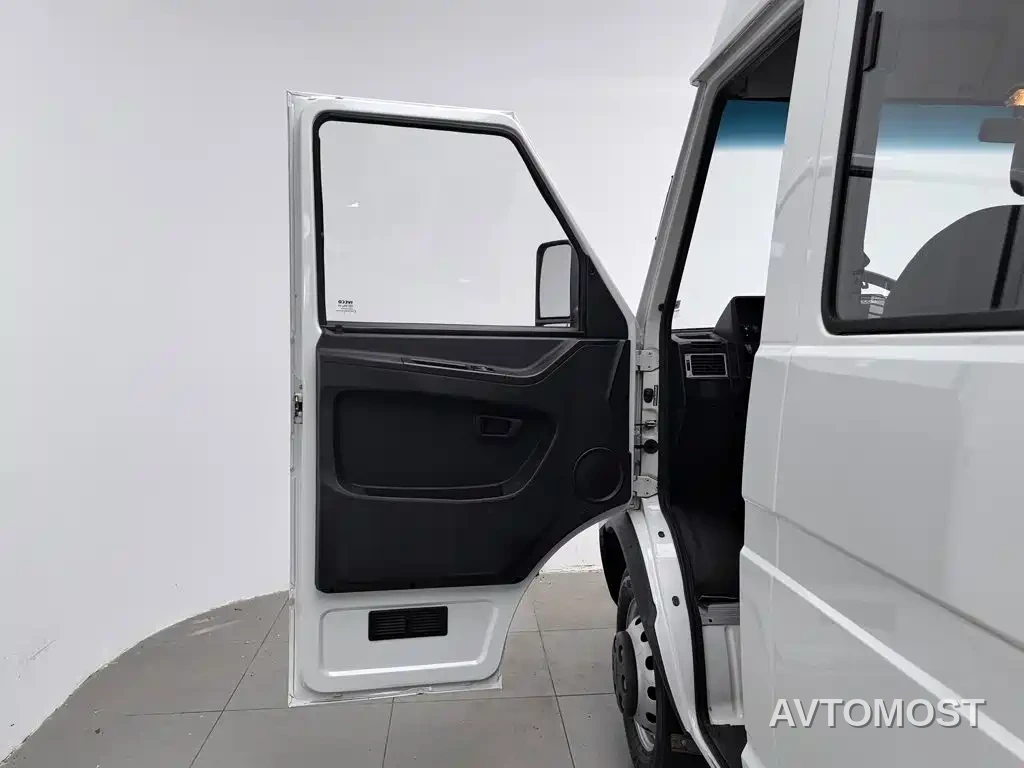 Iveco Daily 2021 Model 2.5T A35 M1 Passenger Vehicle 5-9 Seats Short Wheelbase Medium Roof Dual Tires Manual Door — фото 8