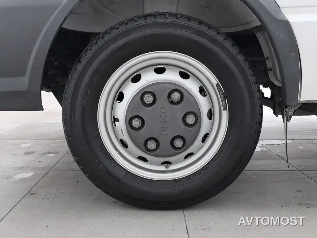 Iveco Daily 2021 Model 2.5T A35 M1 Passenger Vehicle 5-9 Seats Short Wheelbase Medium Roof Dual Tires Manual Door — фото 14