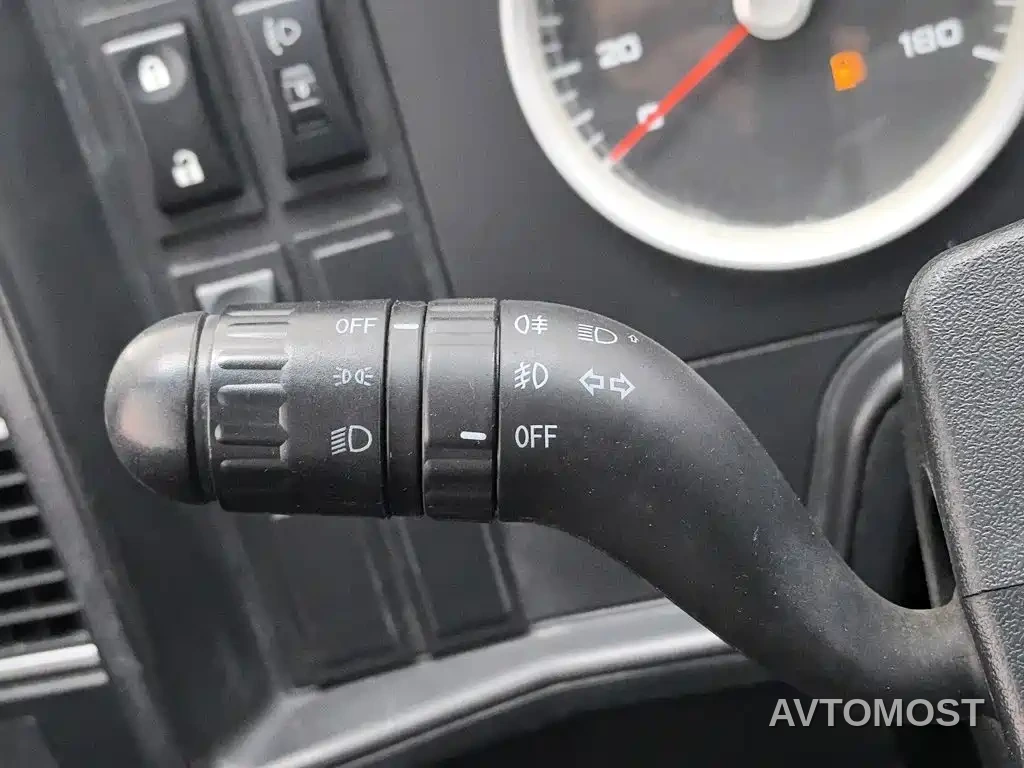 Iveco Daily 2021 Model 2.5T A35 M1 Passenger Vehicle 5-9 Seats Short Wheelbase Medium Roof Dual Tires Manual Door — фото 17
