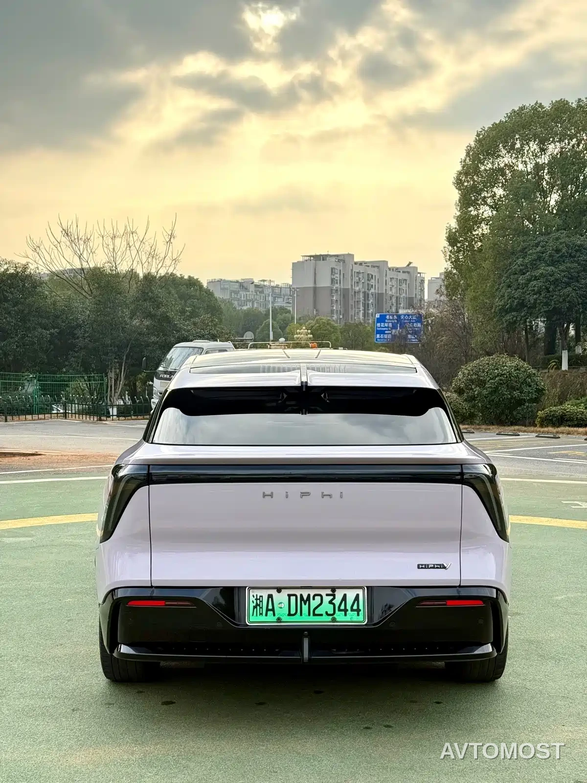 HiPhi Y 2023 560km Elite Edition — фото 4