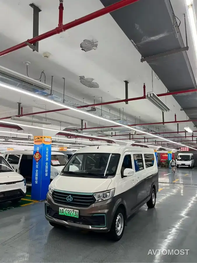 Changan Kuayue Star V5 EV 2024 Luxury 6-Seater Suicide Doors