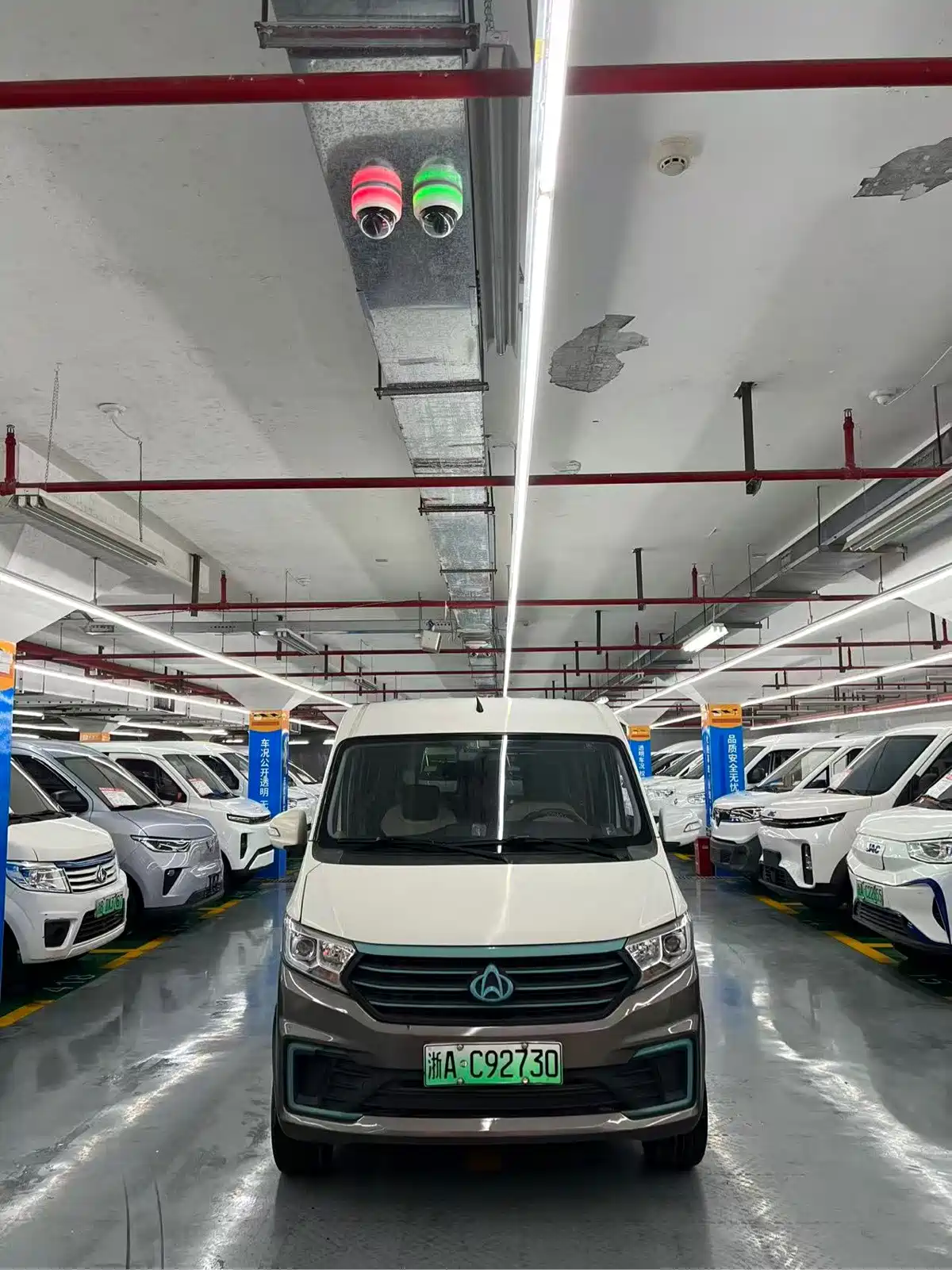 Changan Kuayue Star V5 EV 2024 Luxury 6-Seater Suicide Doors — фото 2