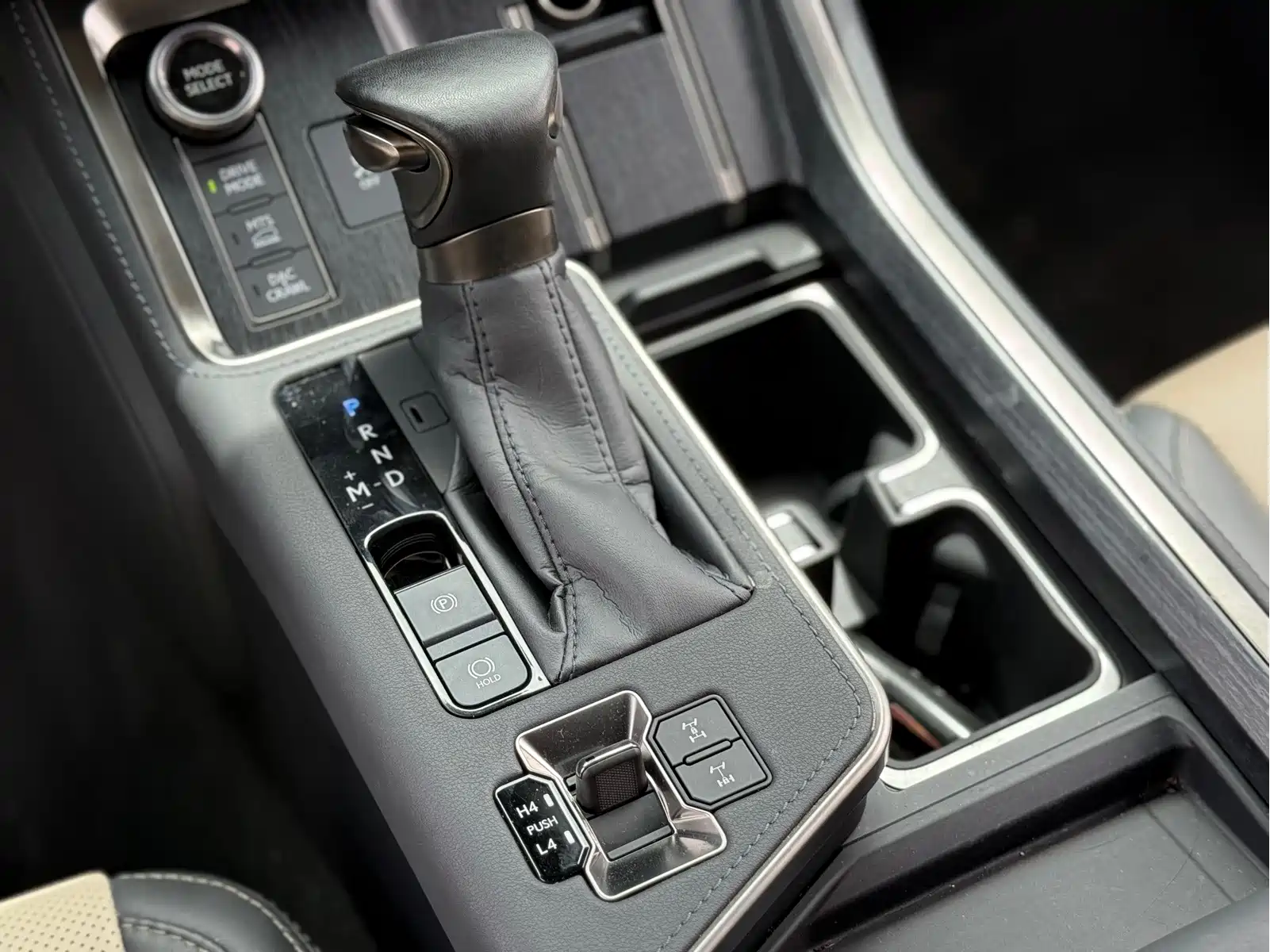 Lexus GX 2024 OVERTRAIL Summit Edition — фото 14