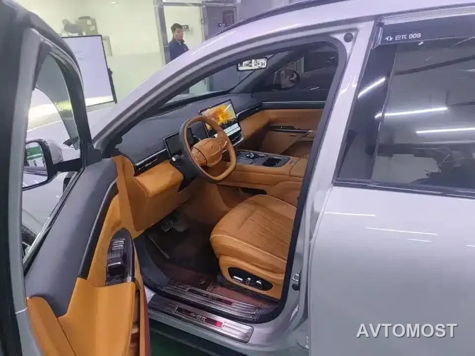Dongfeng Yipai eπ008 2025 210Max Extended Range 5-Seater — фото 6