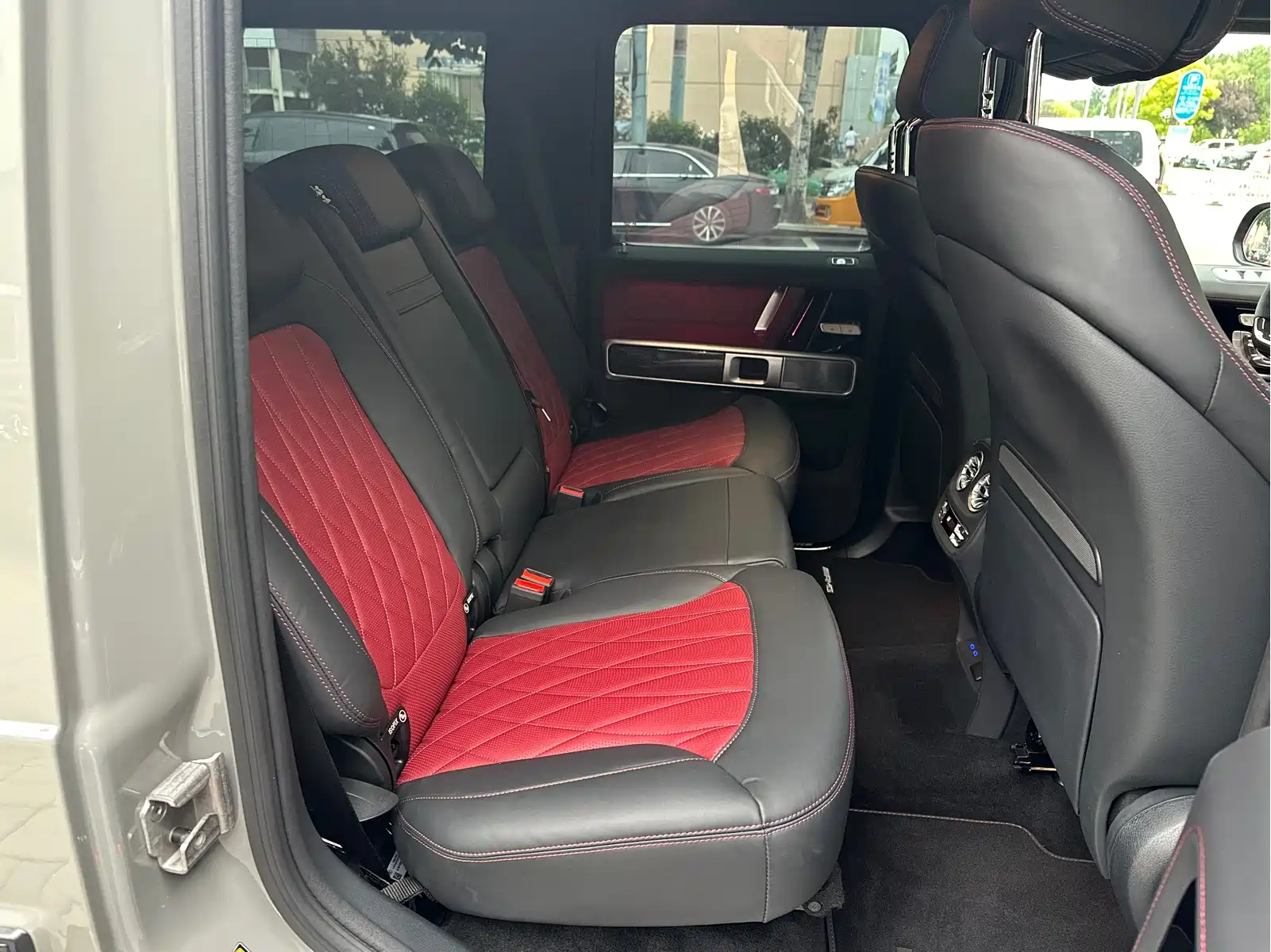 Mercedes-Benz G-Class AMG 2026 Model AMG G 63 — фото 13