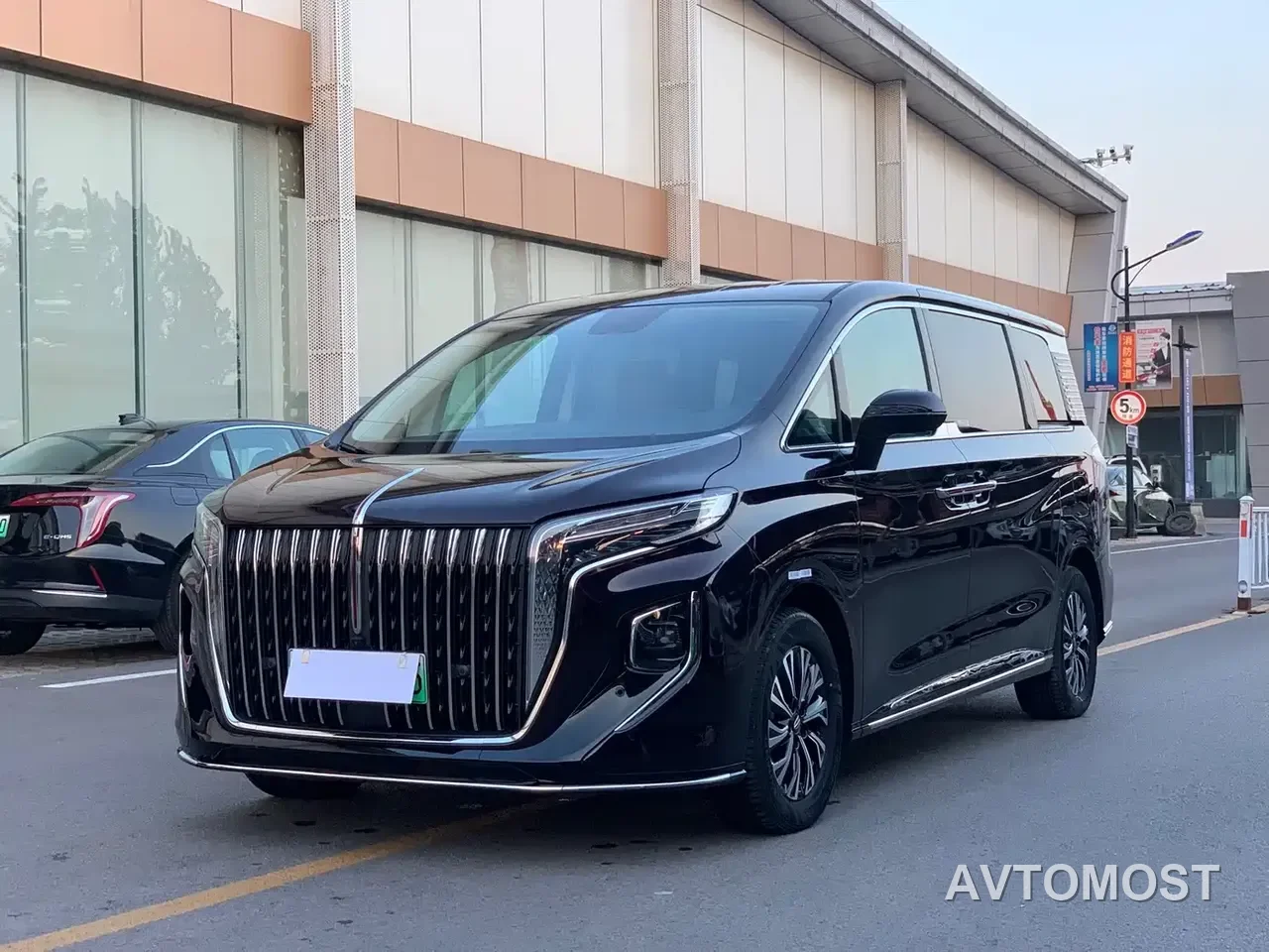 Hongqi HQ9 PHEV 2024 Model 2.0T AWD Business Edition — фото 2