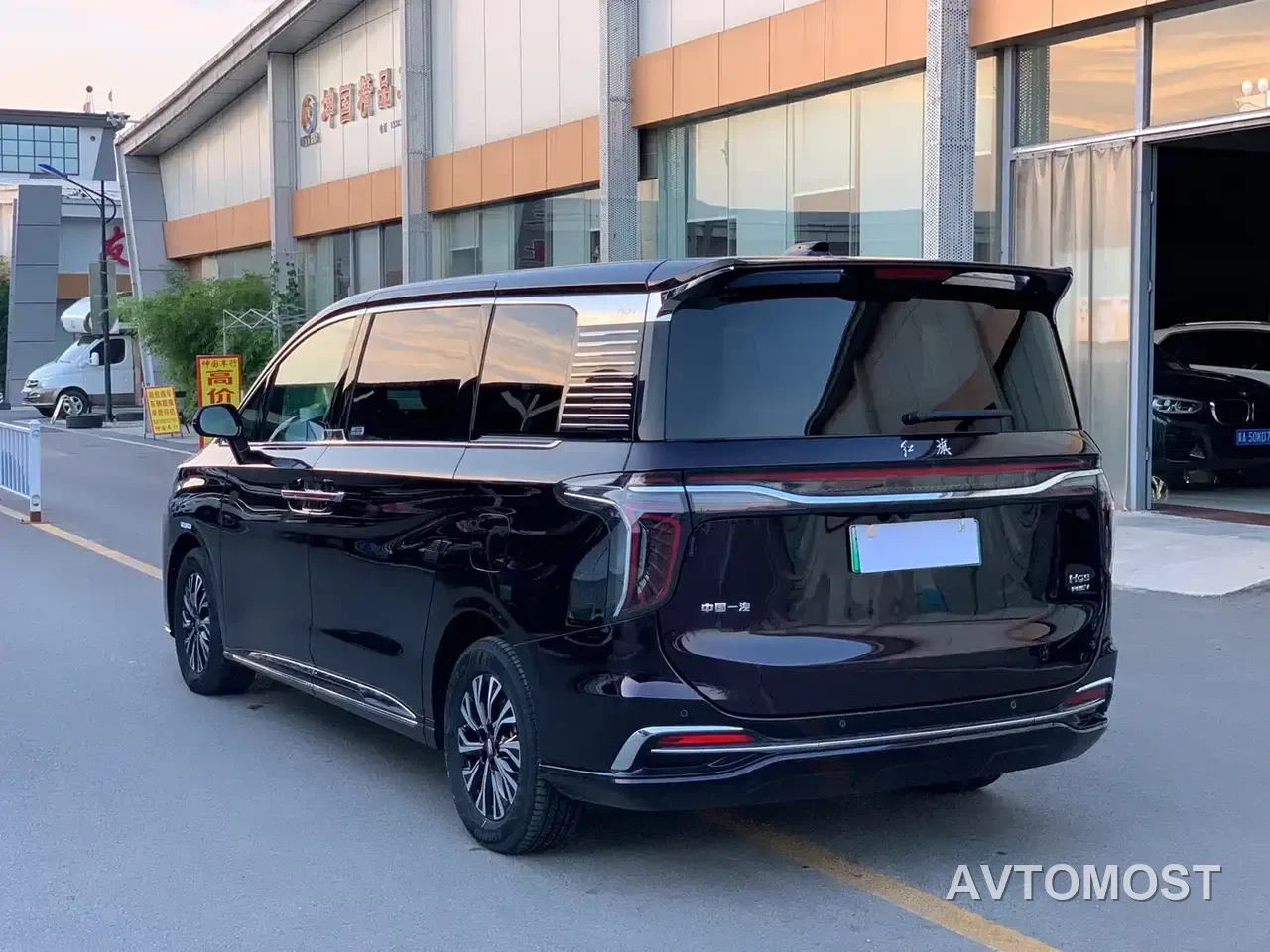 Hongqi HQ9 PHEV 2024 Model 2.0T AWD Business Edition — фото 5