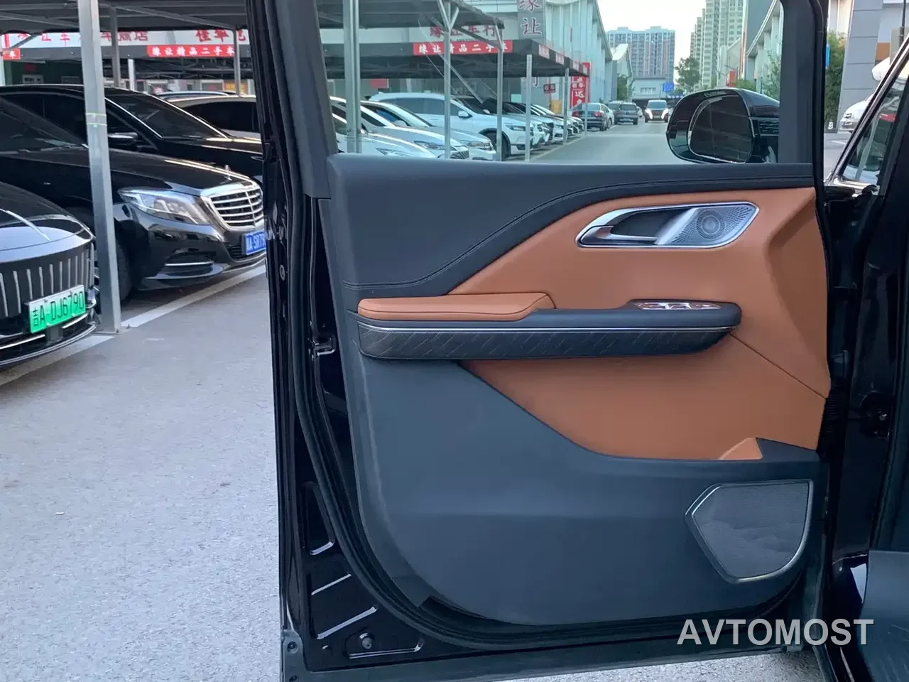 Hongqi HQ9 PHEV 2024 Model 2.0T AWD Business Edition — фото 17