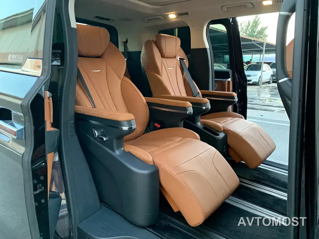 Hongqi HQ9 PHEV 2024 Model 2.0T AWD Business Edition — фото 14