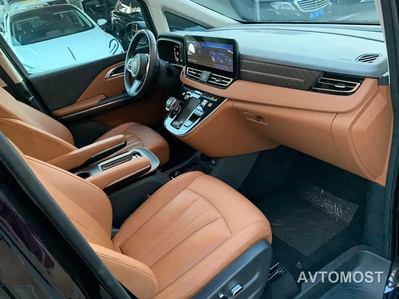 Hongqi HQ9 PHEV 2024 Model 2.0T AWD Business Edition — фото 16