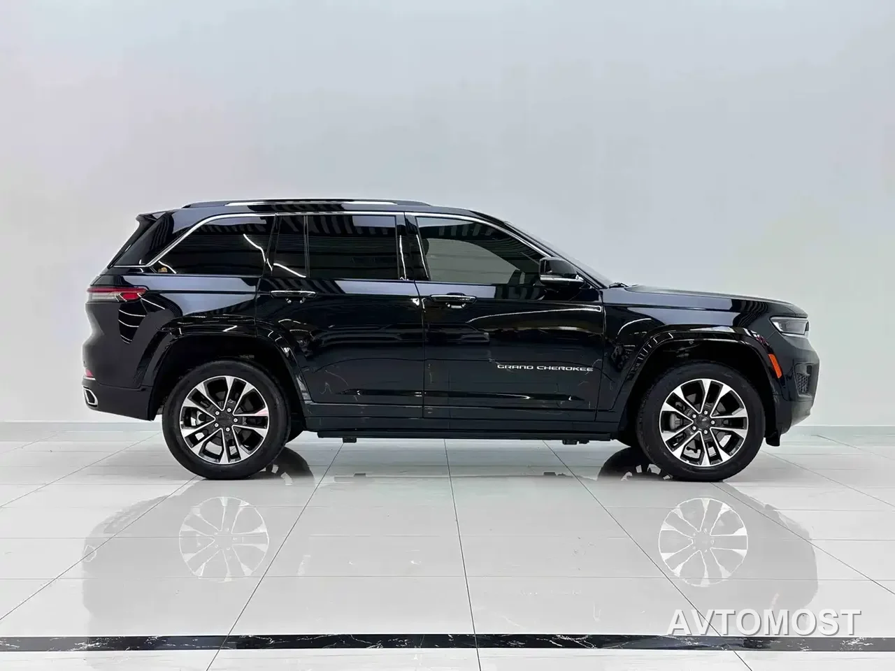 Jeep Grand Cherokee 4xe (Import) 2023 4xe Summit Edition — фото 7