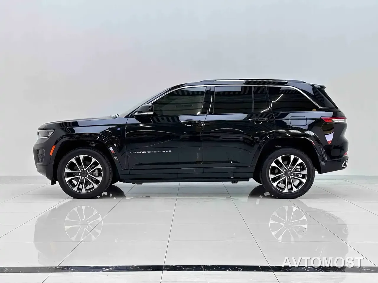 Jeep Grand Cherokee 4xe (Import) 2023 4xe Summit Edition — фото 8