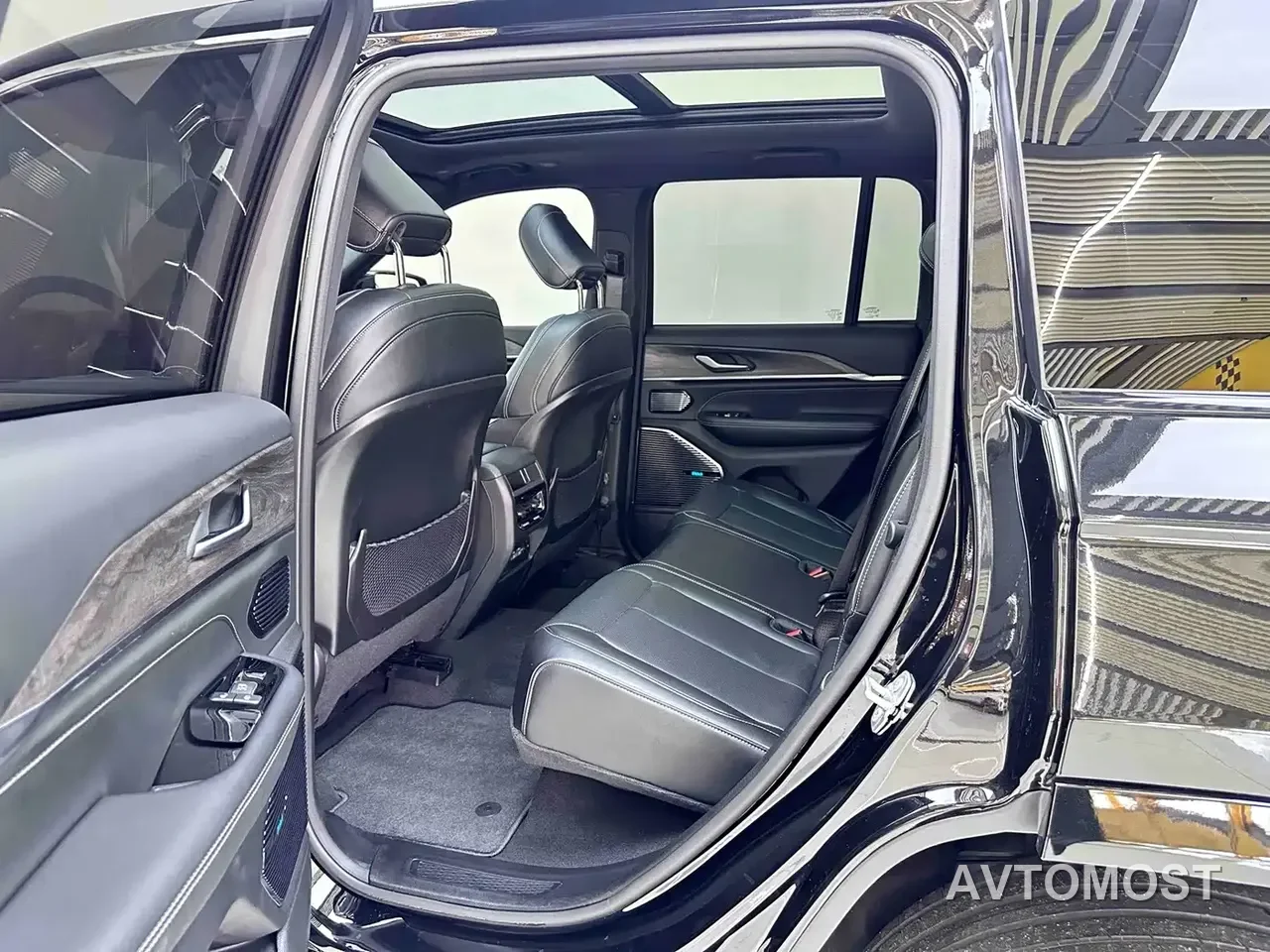 Jeep Grand Cherokee 4xe (Import) 2023 4xe Summit Edition — фото 6