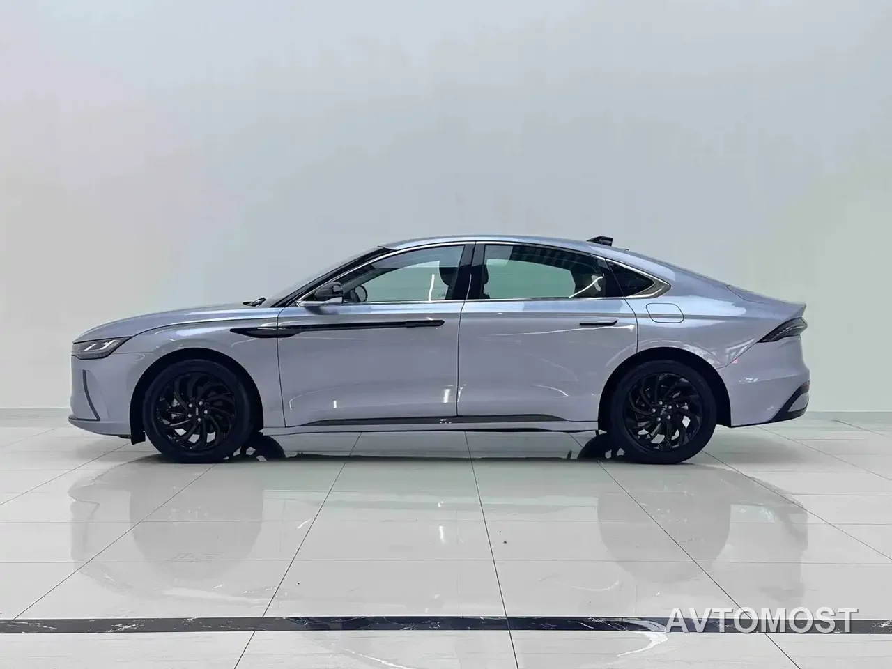 Lincoln Z 2024 2.0T 2WD Premium Hybrid Edition — фото 6
