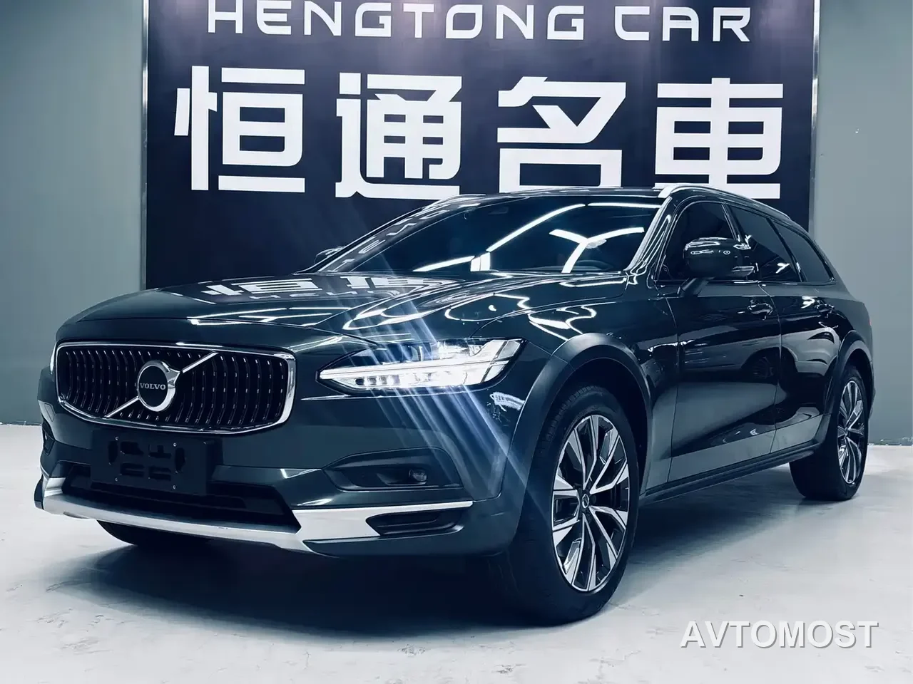 Volvo V90 2021 Model Cross Country B5 AWD Premium Smart Edition — фото 1