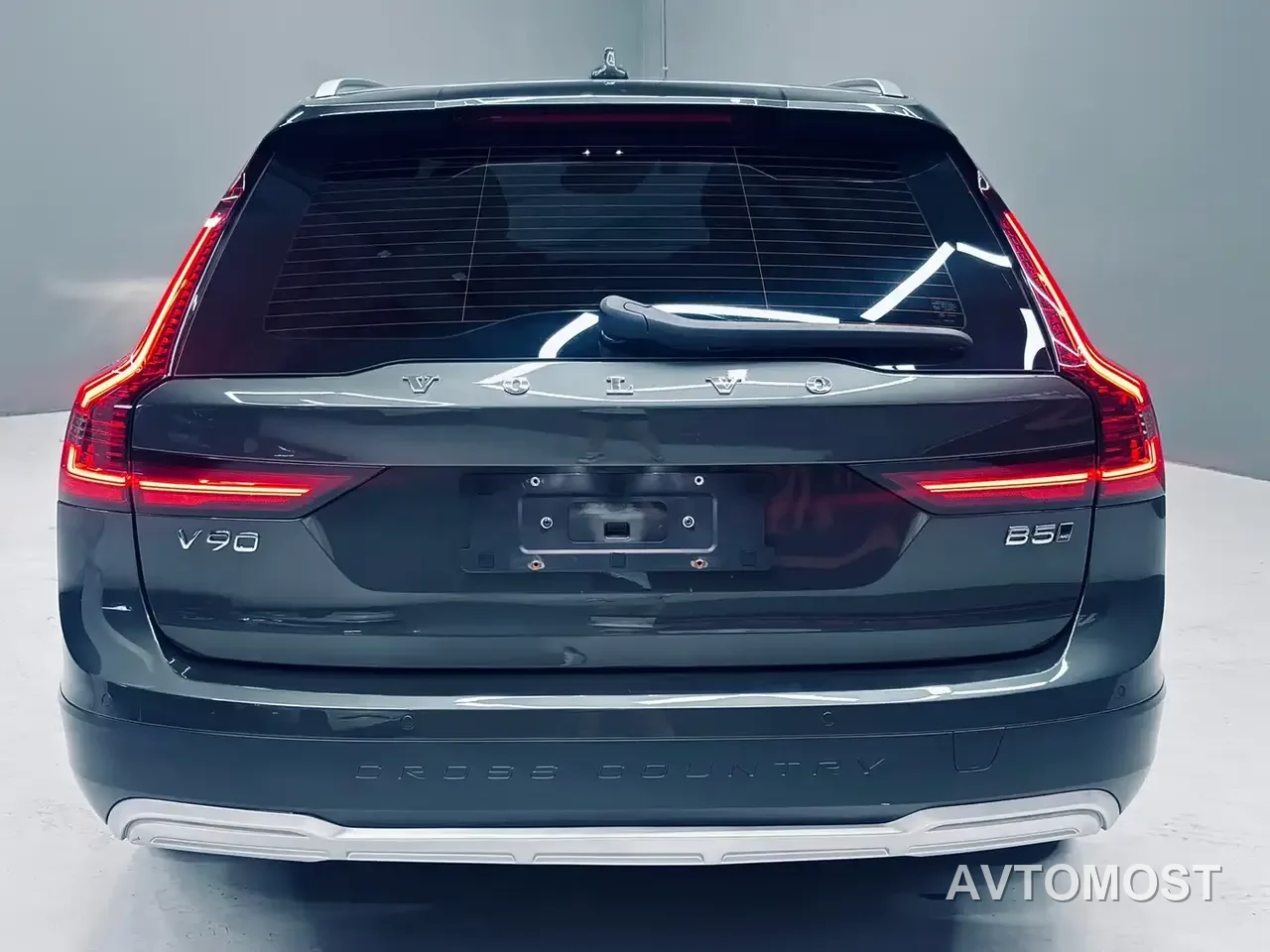 Volvo V90 2021 Model Cross Country B5 AWD Premium Smart Edition — фото 4