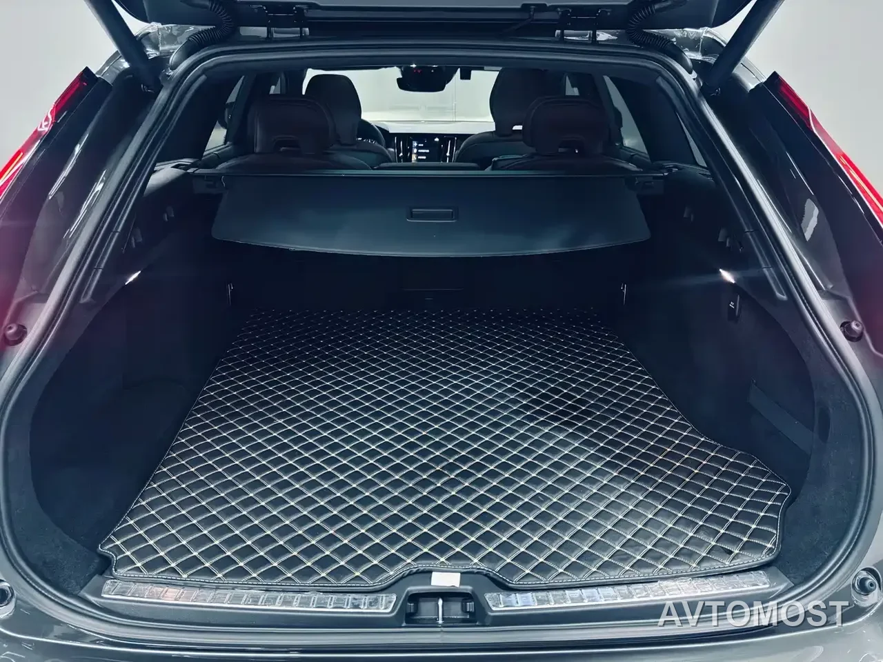 Volvo V90 2021 Model Cross Country B5 AWD Premium Smart Edition — фото 18