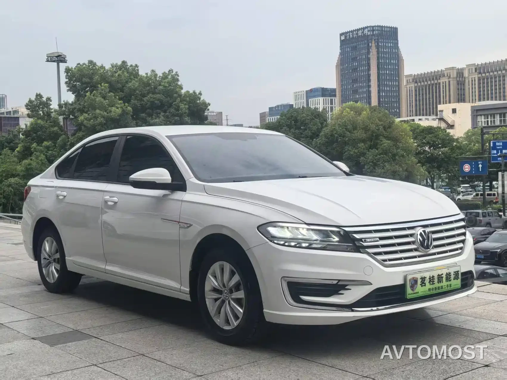 Volkswagen VW Lavida EV 2019 Premium Edition — фото 2