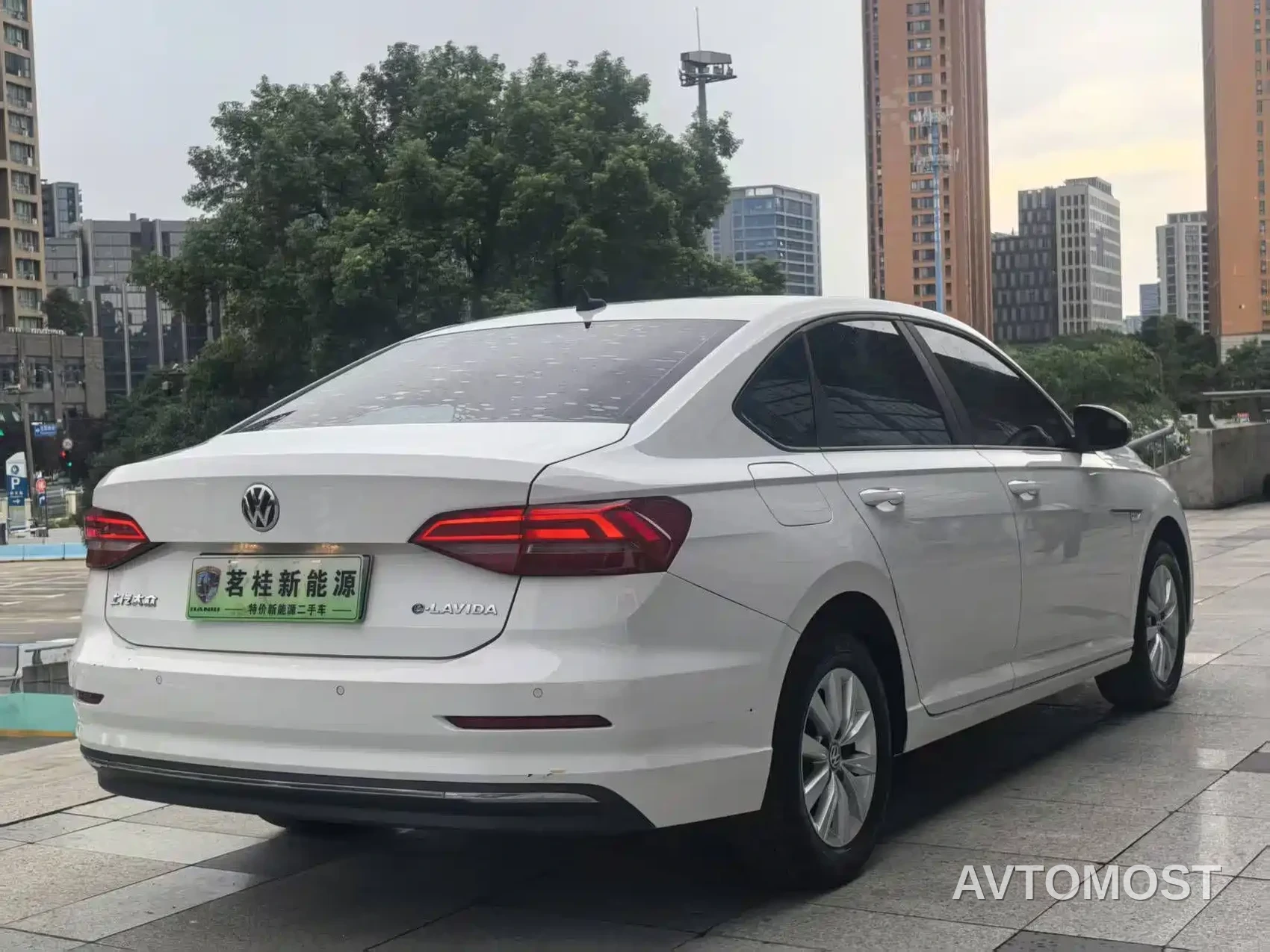 Volkswagen VW Lavida EV 2019 Premium Edition — фото 5