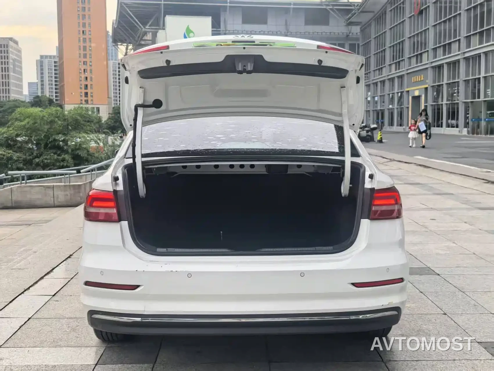 Volkswagen VW Lavida EV 2019 Premium Edition — фото 8