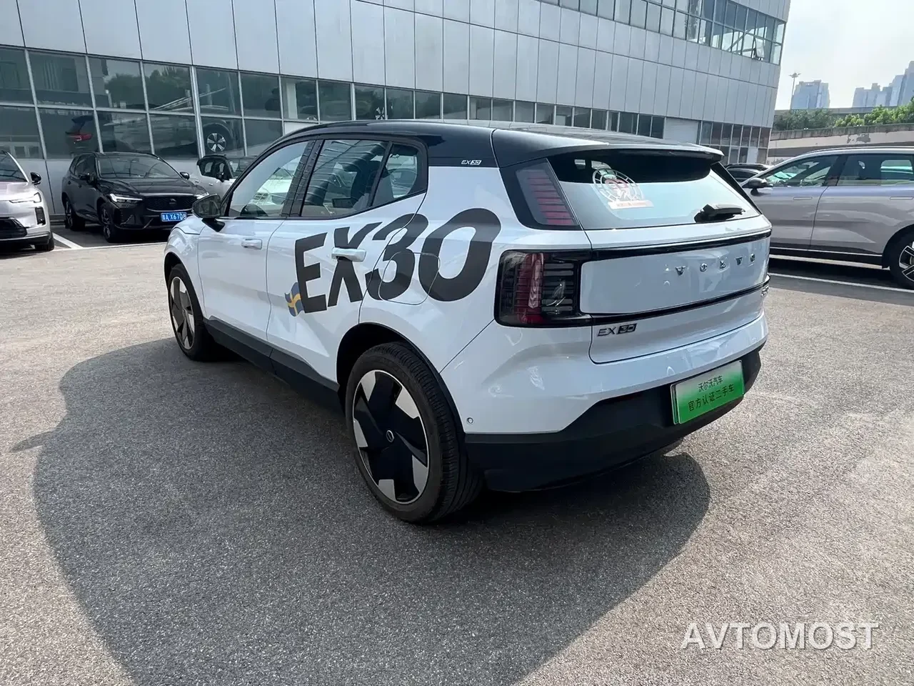 Volvo EX30 2025 RWD Long Range Ultra — фото 5