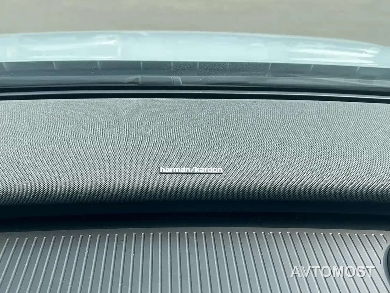Volvo EX30 2025 RWD Long Range Ultra — фото 13